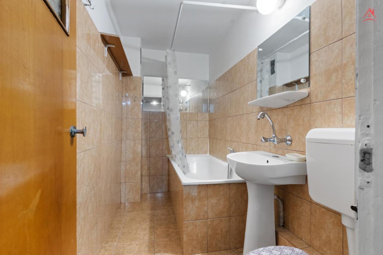 Dristor Large And Cozy Apartment บูคาเรสต์ ภายนอก รูปภาพ