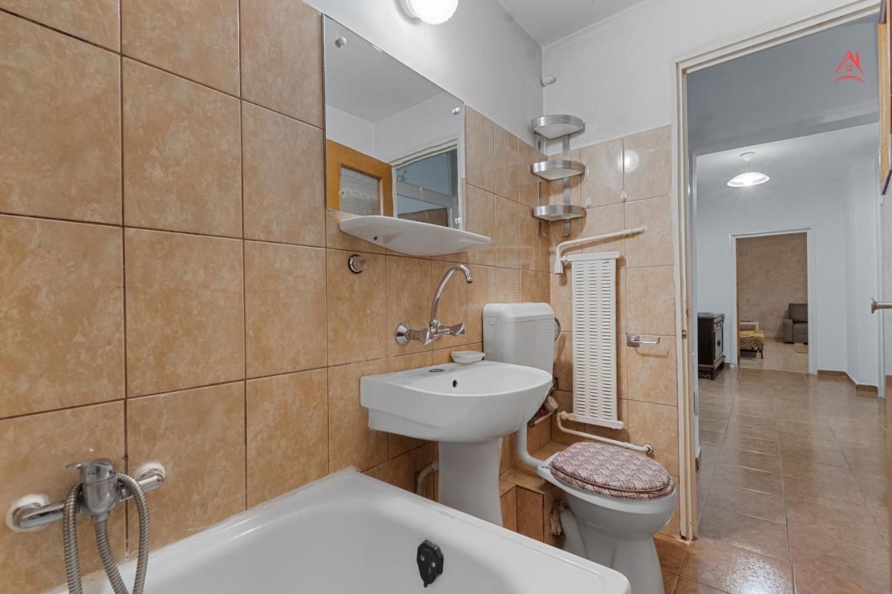 Dristor Large And Cozy Apartment บูคาเรสต์ ภายนอก รูปภาพ